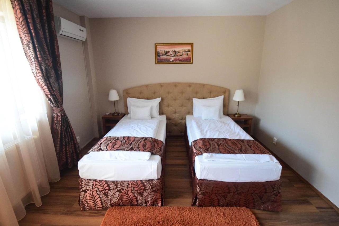 Cabrio Apart Hotel Cluj-Napoca Exterior photo